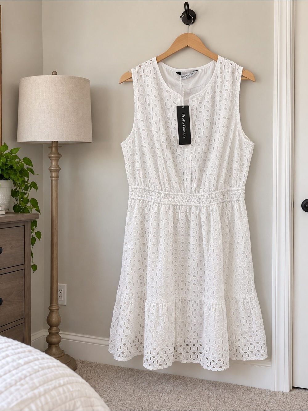PRETTYGARDEN Women’s White Eyelet Sleeveless Smocked Waist Summer Dress XL NWT